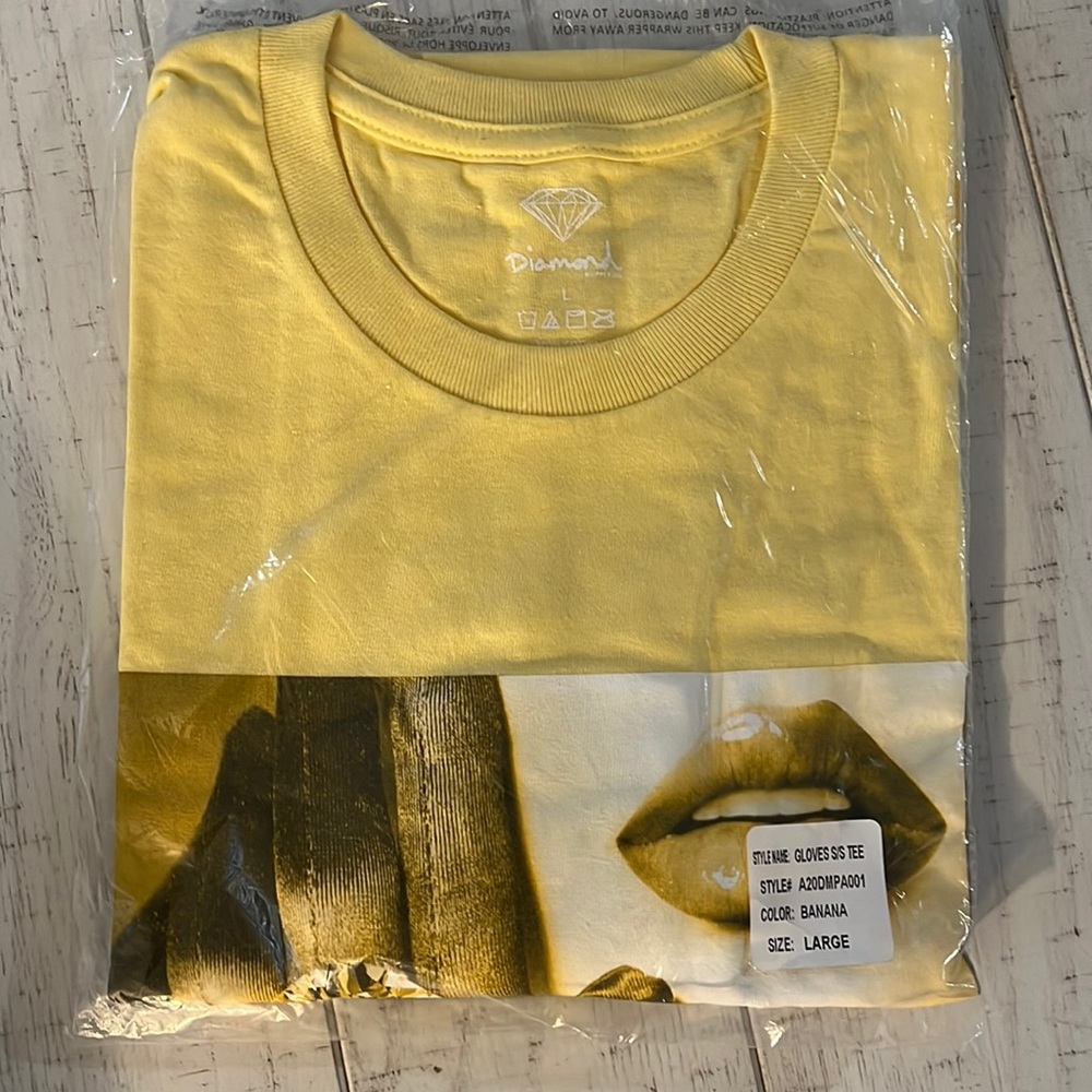 Diamond supply co gloves t shirt size L